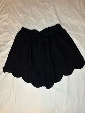 Black Scallop Hem Tie-Front Shorts
